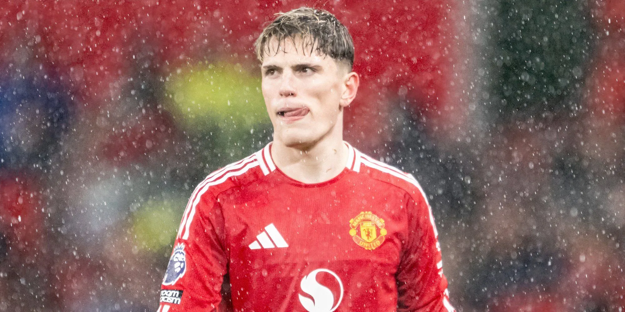 Alejandro Garnacho trong một pha xử lý bóng cho Man Utd