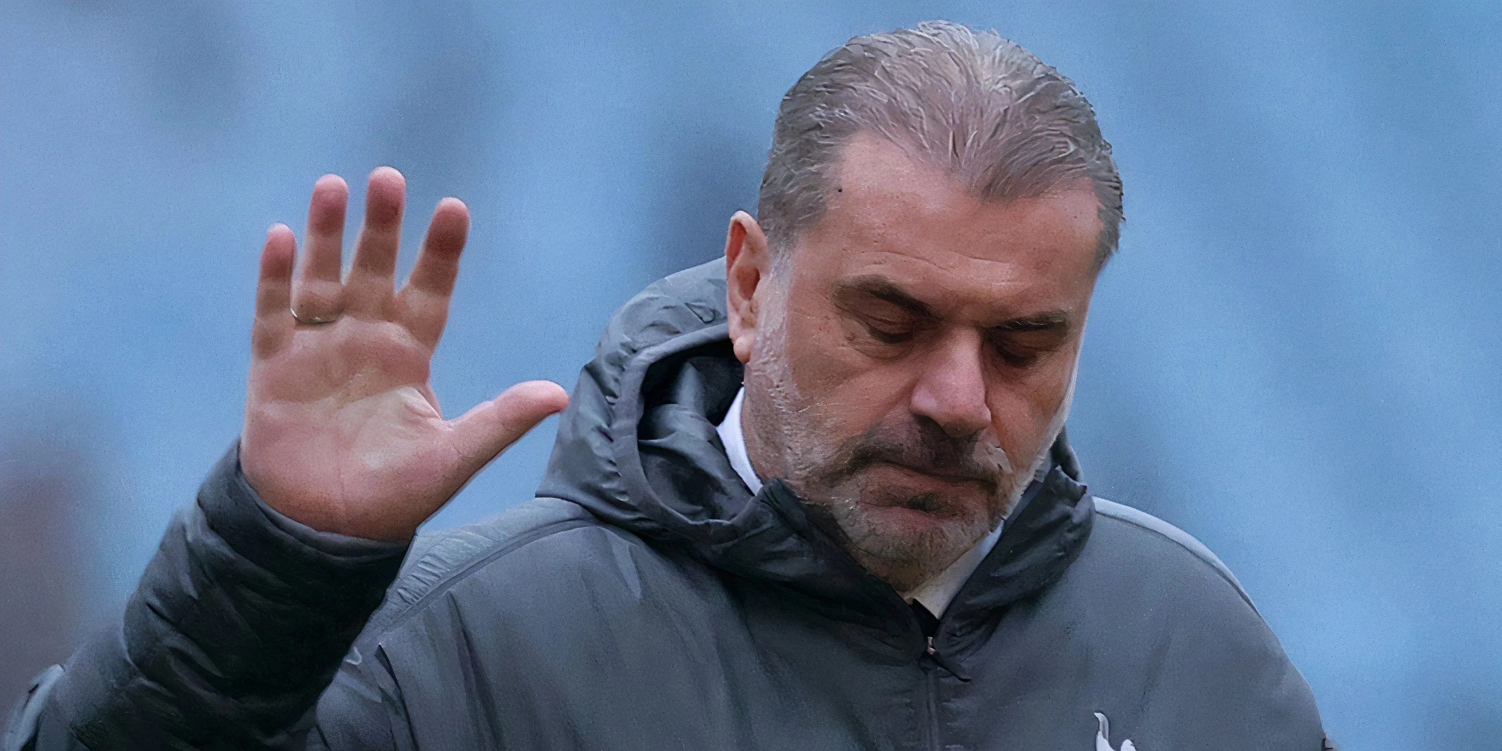 Huấn luyện viên Ange Postecoglou của Tottenham trả lời phỏng vấn về những chỉ trích nhắm vào đội bóng