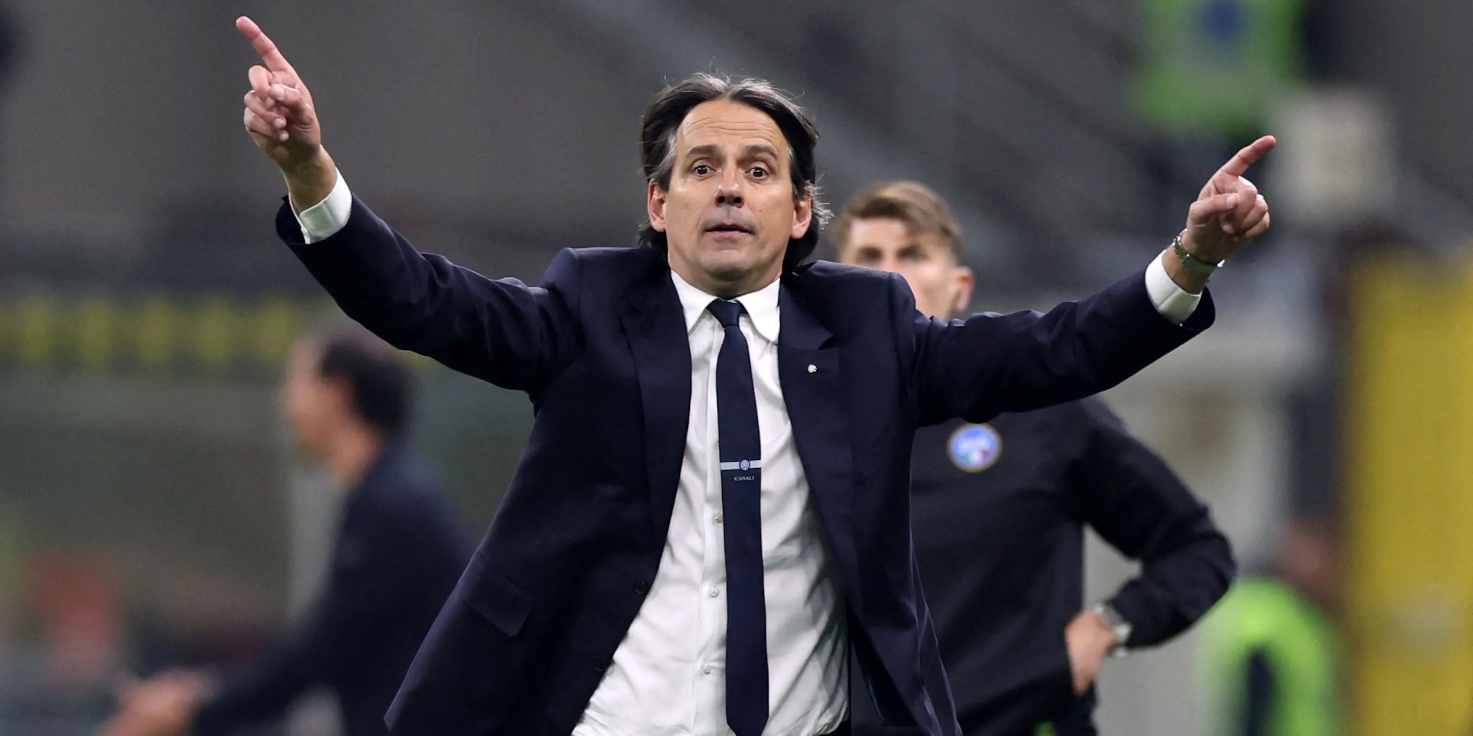Huấn luyện viên Inter Milan Simone Inzaghi trên sân