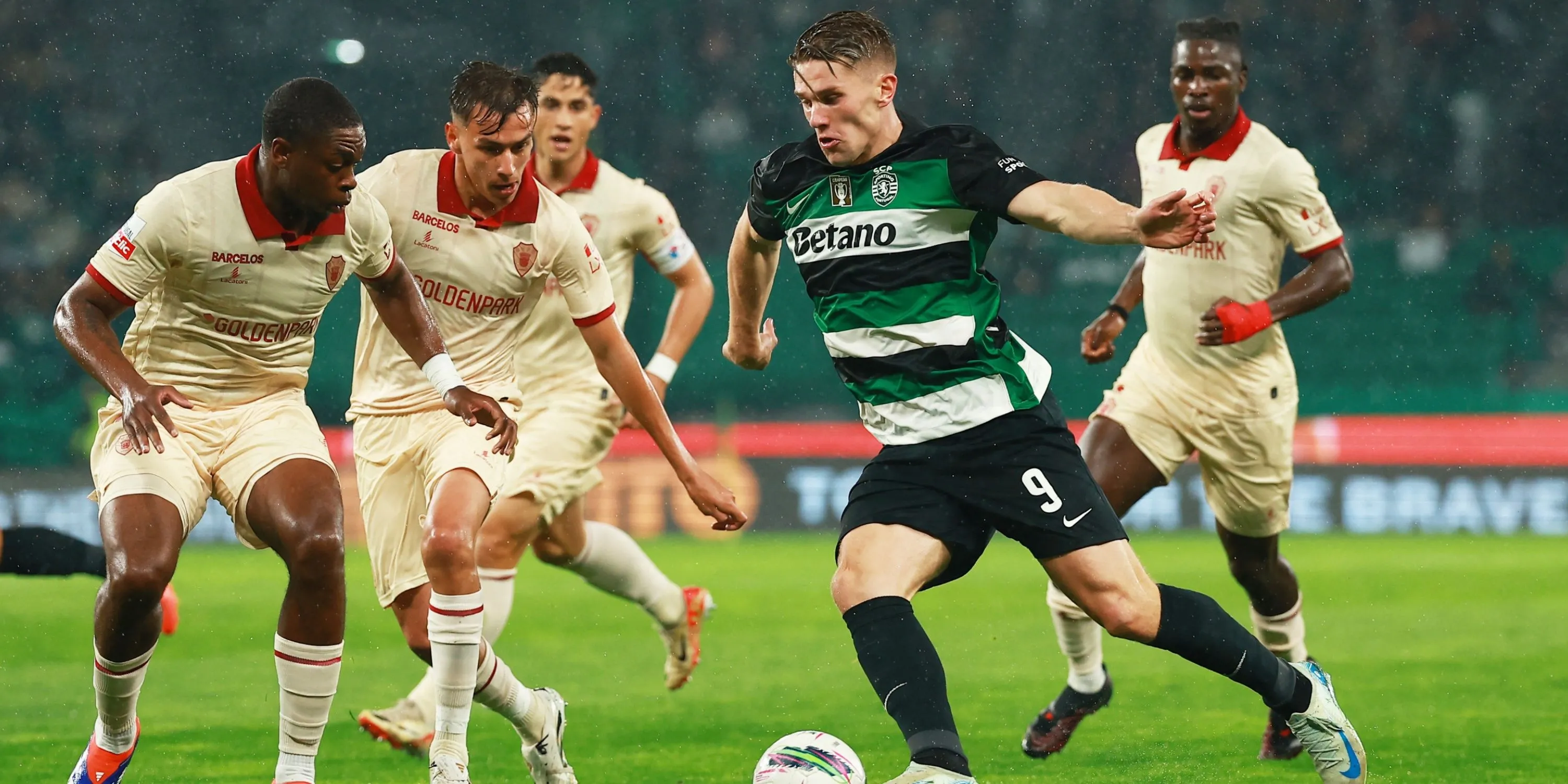 Tiền đạo Viktor Gyokeres trong màu áo Sporting CP, mục tiêu của Arsenal