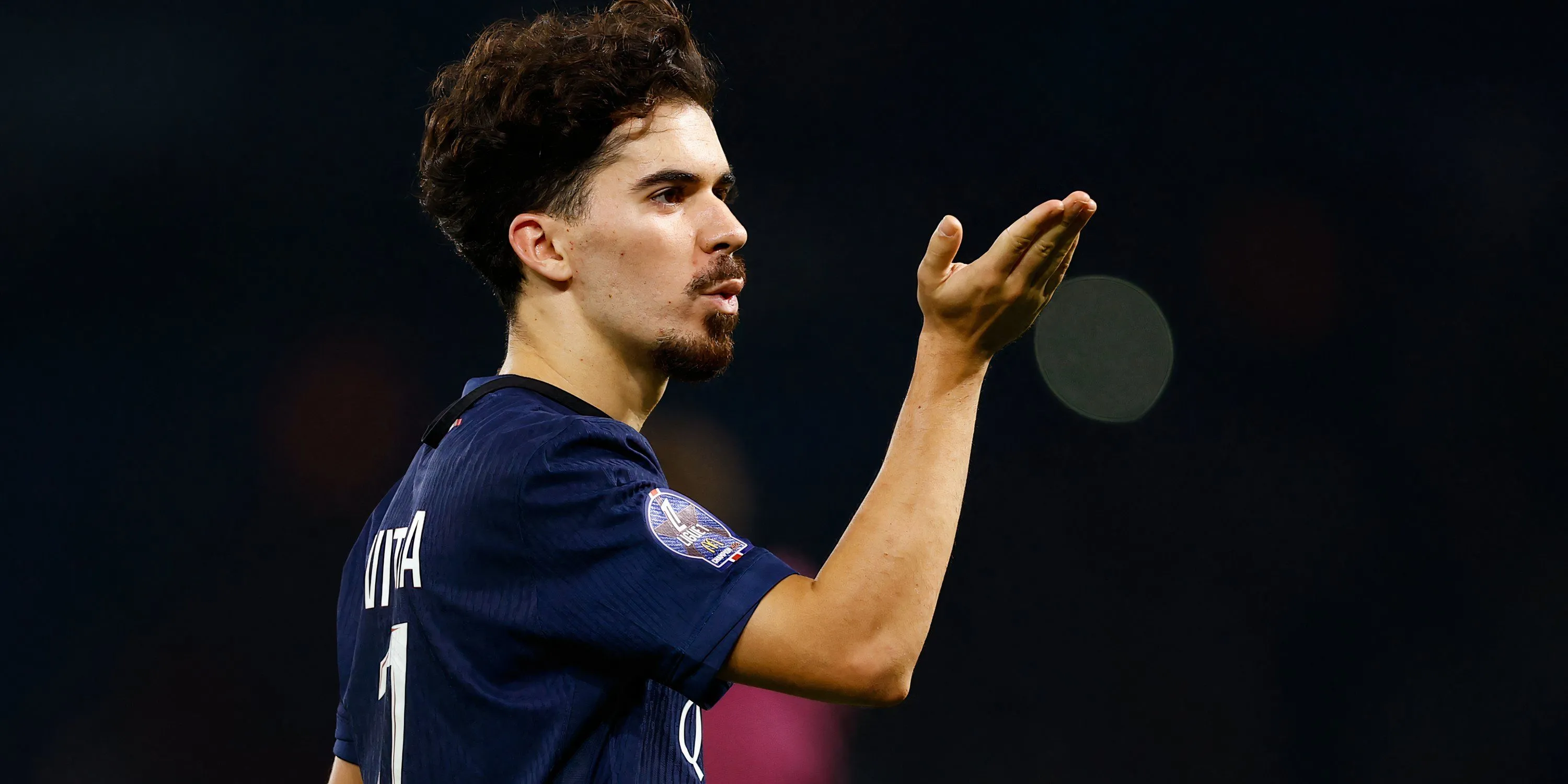 Chân dung tiền vệ Vitinha của PSG