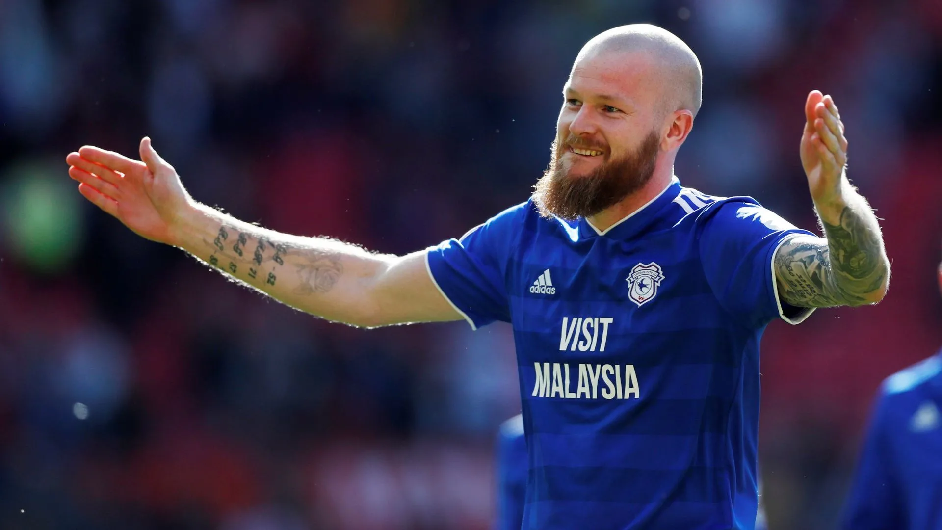 Cựu tiền vệ Cardiff City, Aron Gunnarsson, chia sẻ cảm xúc về Joe Ralls