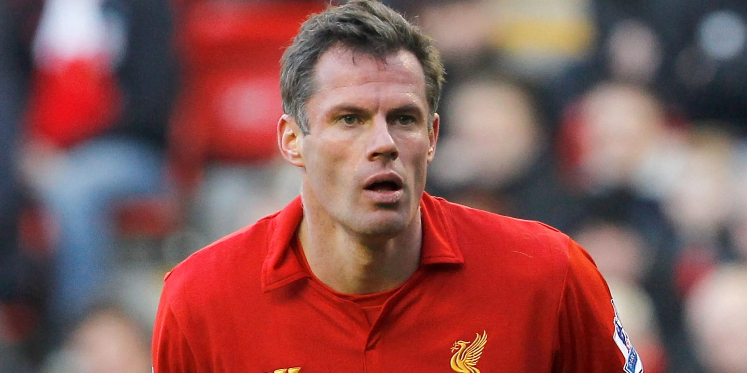 Hậu vệ Jamie Carragher của Liverpool trong trận đấu