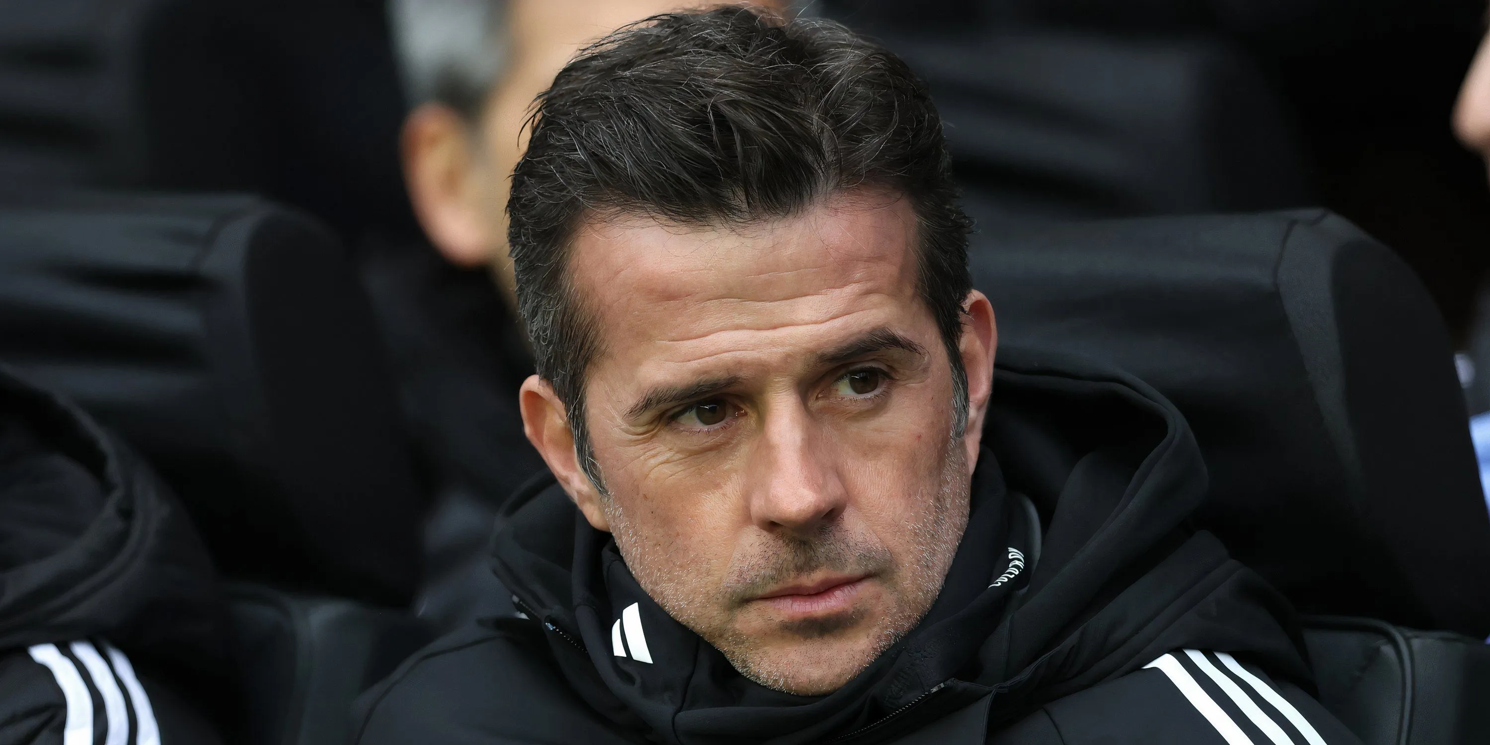 HLV Marco Silva trên băng ghế chỉ đạo của Fulham.