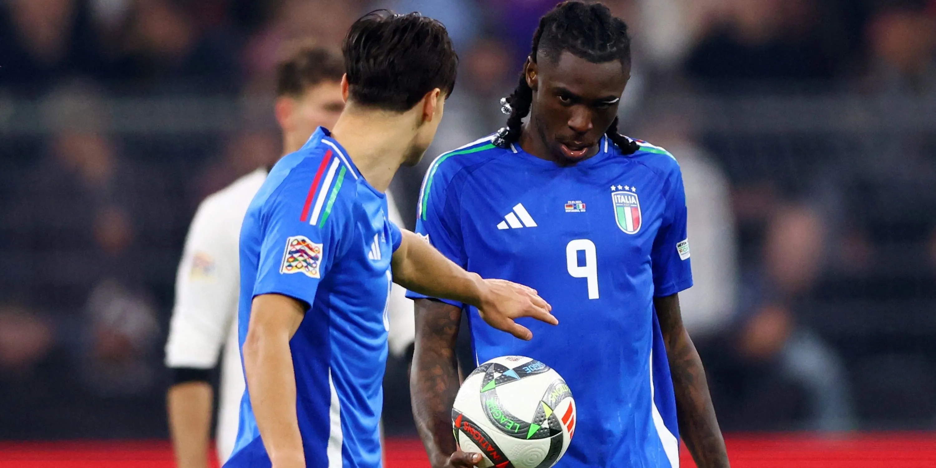 Moise Kean ăn mừng bàn thắng trong màu áo đội tuyển Italy