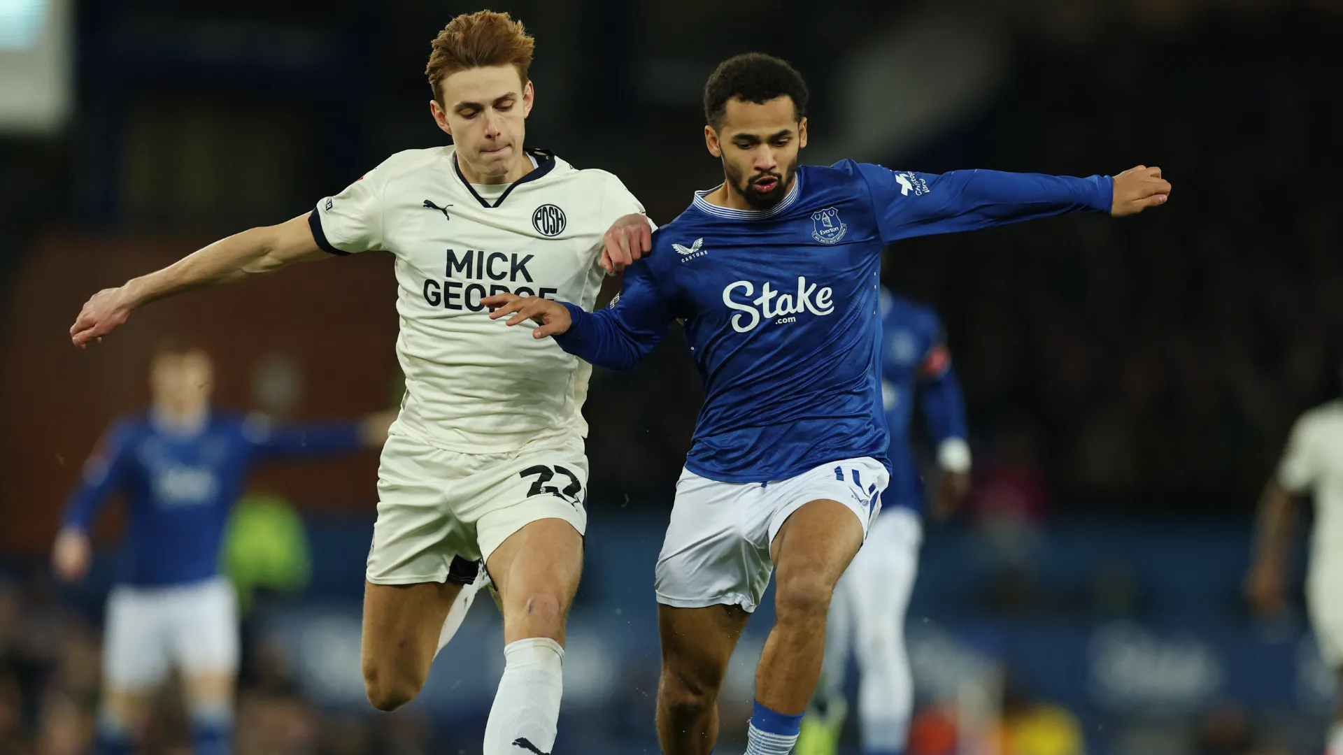Tiền vệ Hector Kyprianou trong màu áo Peterborough United, cầu thủ mà Brandon Khela được kỳ vọng sẽ thay thế.