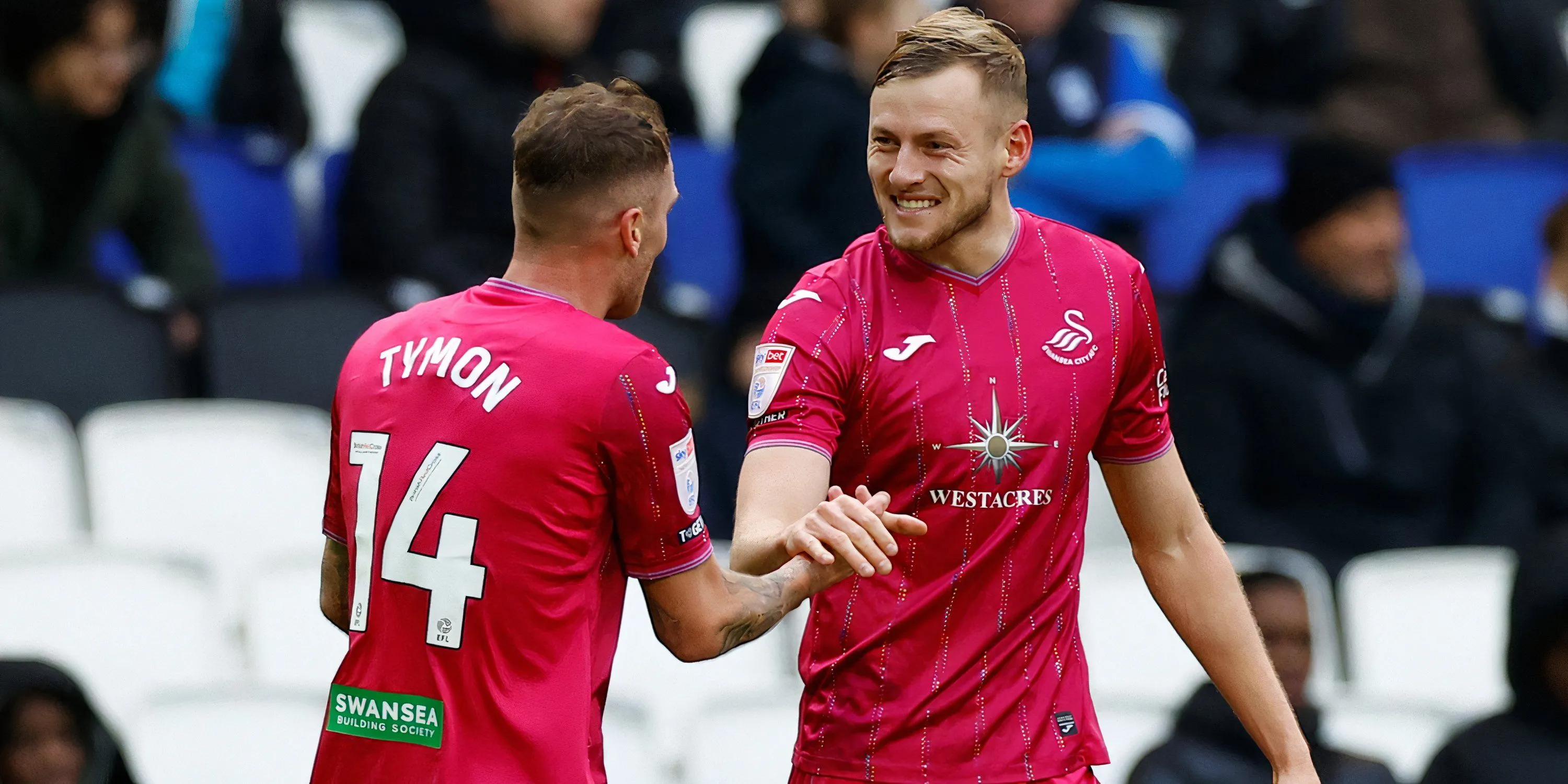 Trung vệ Harry Darling, người đã từ chối Rangers để gia nhập Norwich City