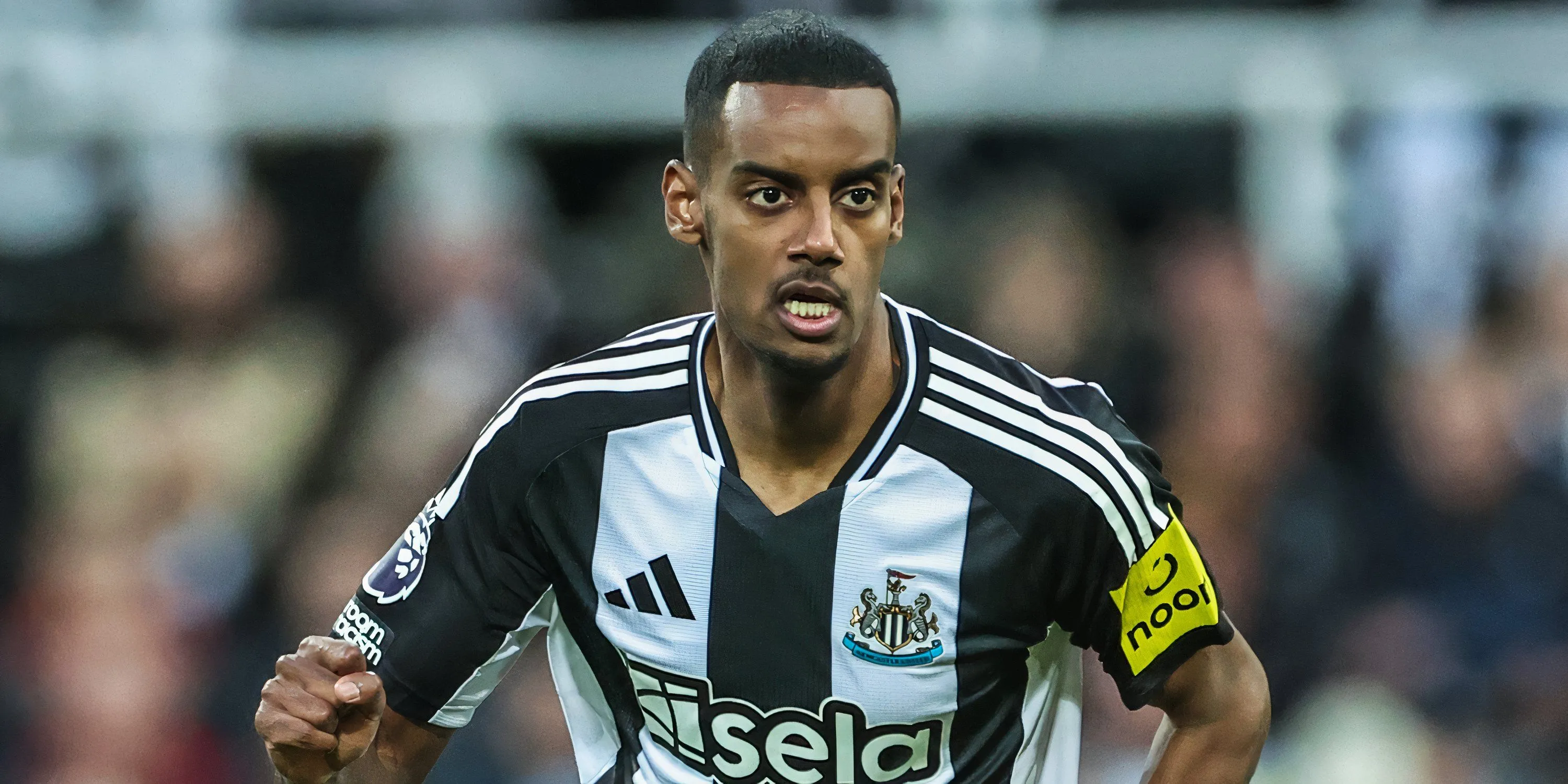 Khoảnh khắc Alexander Isak nỗ lực trên sân cho Newcastle