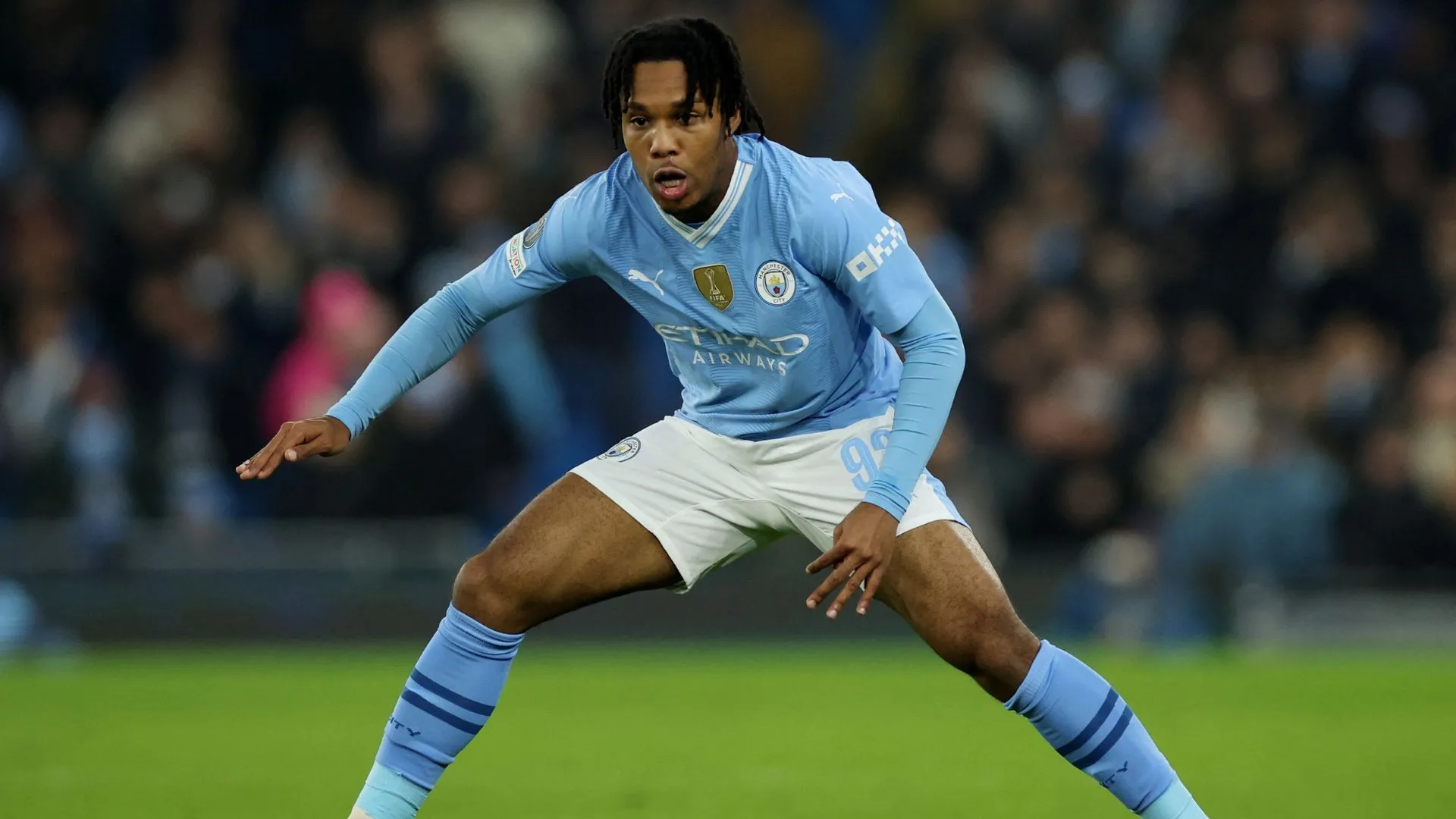 Micah Hamilton trong màu áo Manchester City