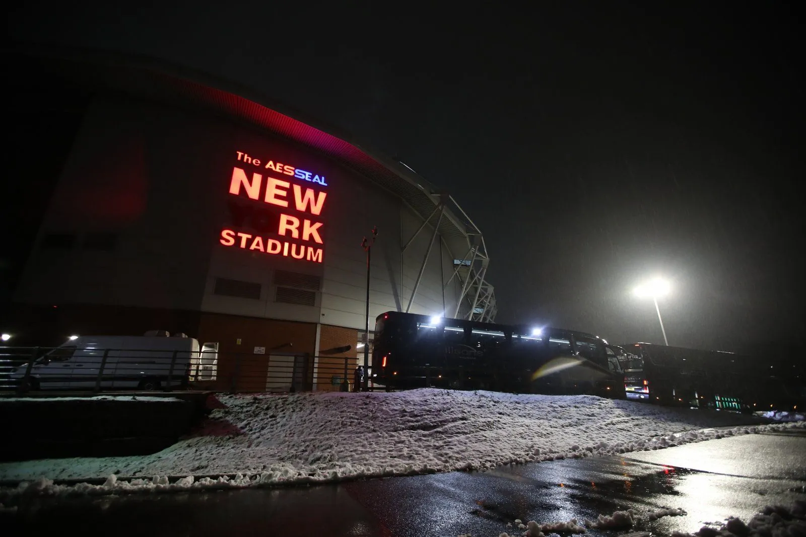 Sân vận động AESSEAL New York Stadium của Rotherham United