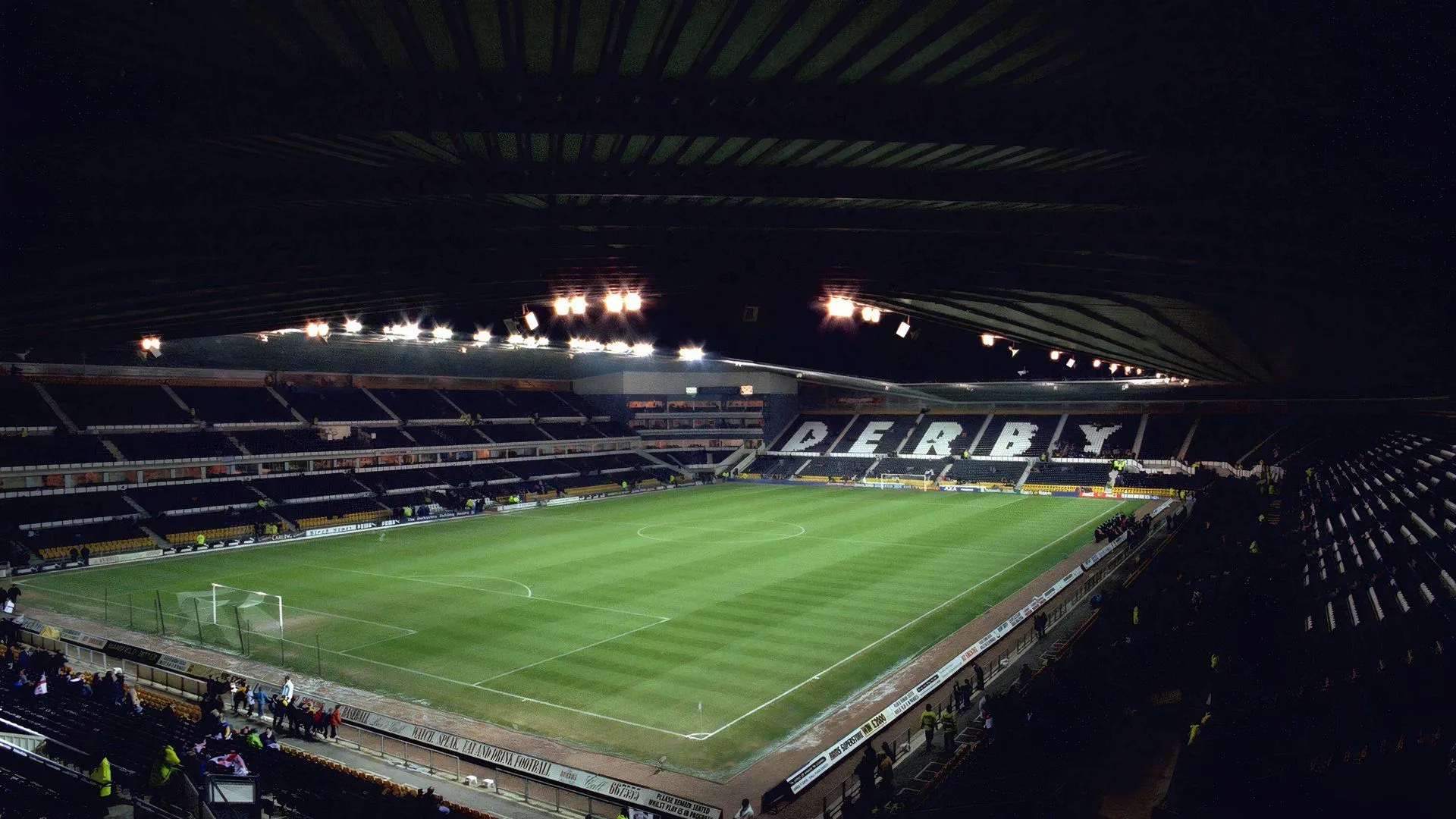 Sân vận động Pride Park của Derby County dưới ánh đèn