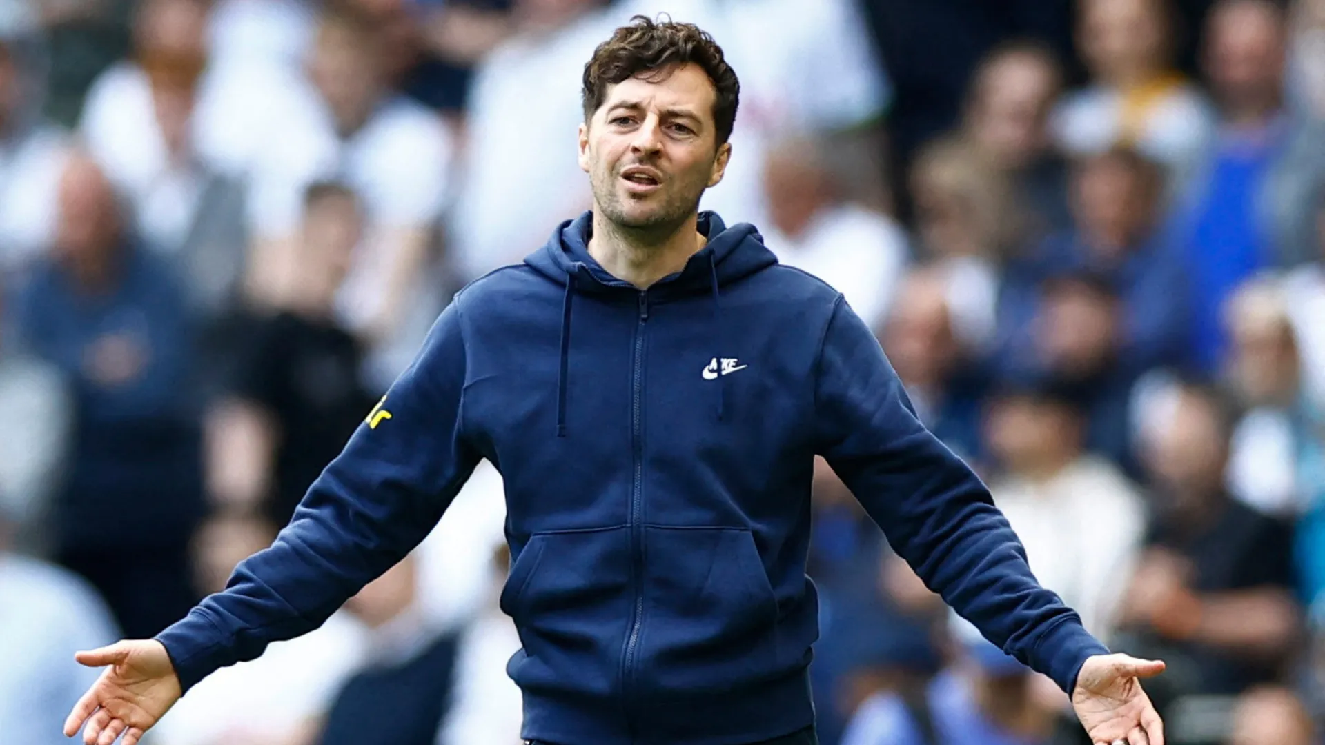 Thảo luận về tiềm năng của cầu thủ trẻ tại West Brom