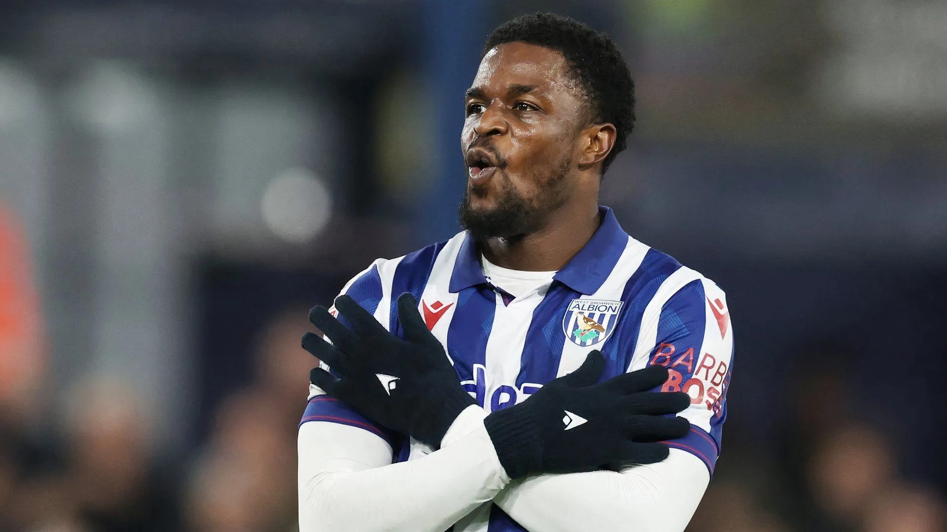 Tiền đạo Josh Maja của West Brom trước áp lực cạnh tranh vị trí
