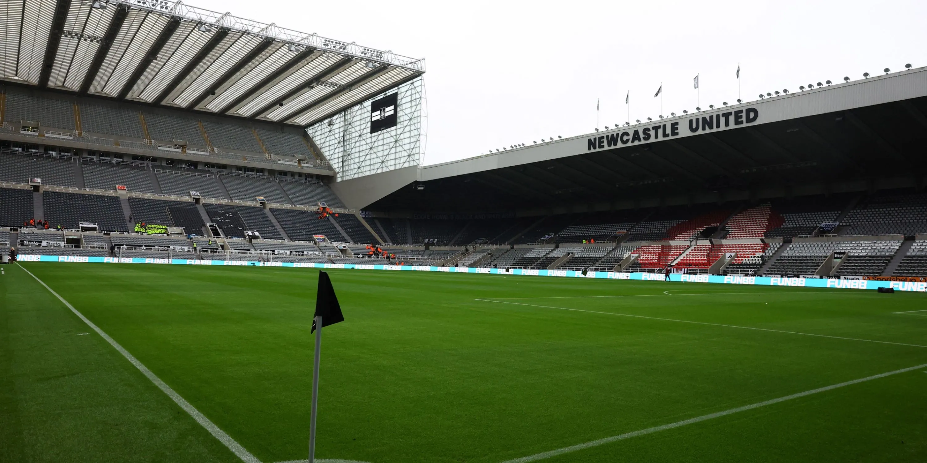 Toàn cảnh sân vận động St. James' Park